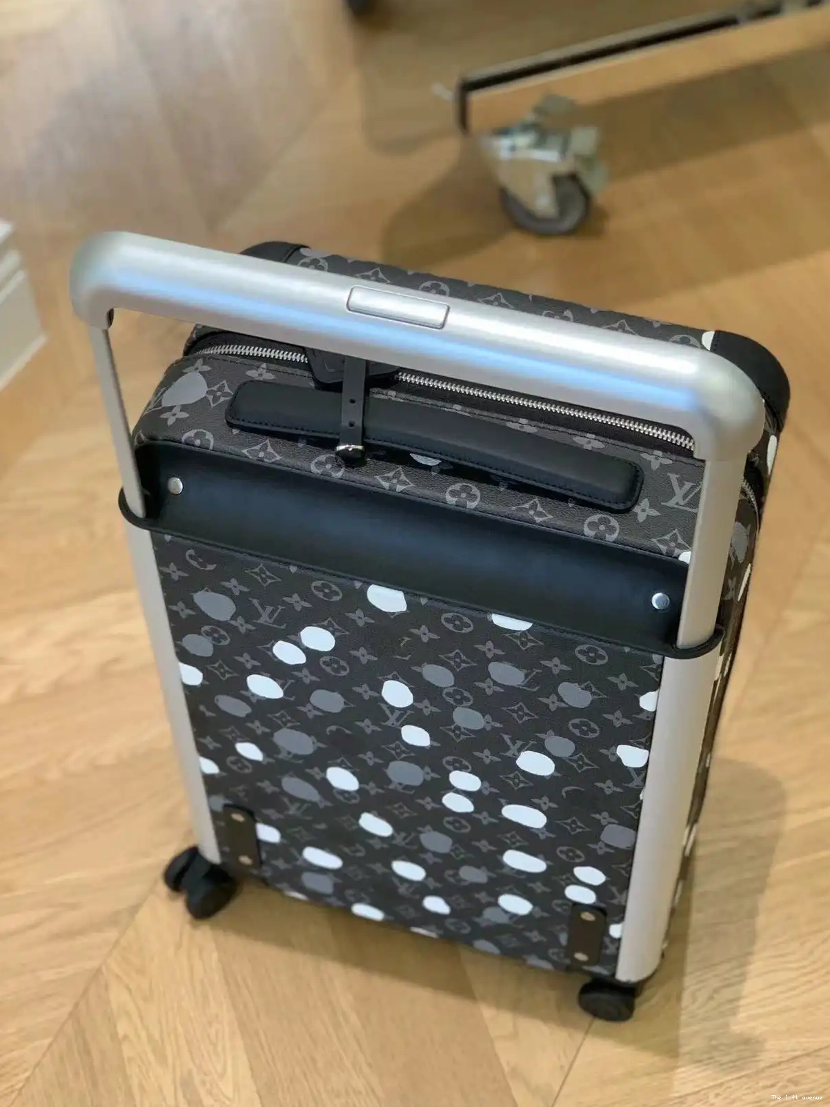 55 POLKADOT SUITCASE CUSTOM 37L YAYOI HORIZON CABIN 0615